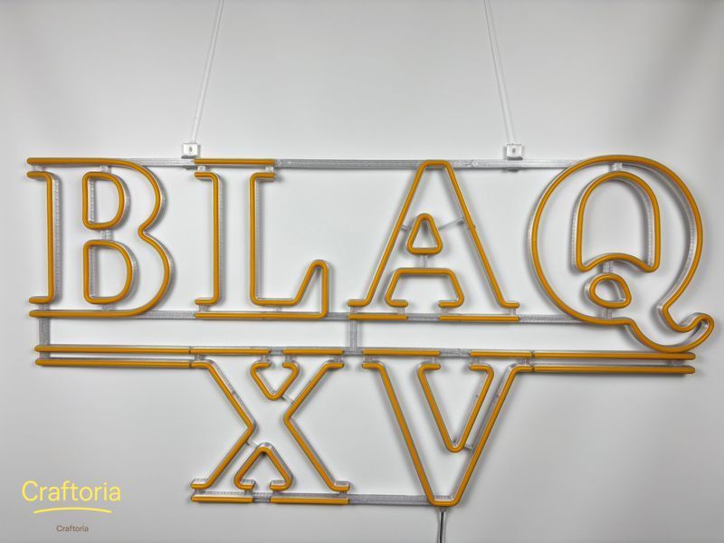 Неоновая вывеска BLAQ XV 1000x510 Желтый BLA-1000x510-ЖОВ фото
