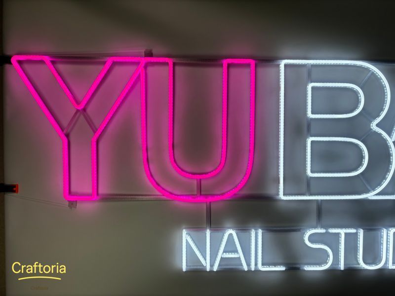Неонова вивіска YU BAR nail studio 1800x600 Комбінований YU -1800x600-КОМ фото